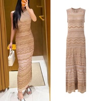 OUDINA 2026 Sommer Ärmelloses Elegantes Wellenmuster Gestricktes Maxi-Tankkleid Pullover Damen Freizeitkleider