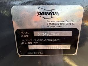 รถขุดตีนตะขาบ Doosan DX340LC ปรับสภาพใหม่ คุ้มค่า ประหยัด พร้อมโครงสร้างเสริมความแข็งแรง ช่วงล่างทนทานต่อการสึกหรอ เหมาะสำหรับพื้นที่ขรุขระ - Product Image 3