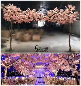 شجرة ساكورا يابانية للزهور في الهواء الطلق قطعة مركزية لحفلات الزفاف شجرة الكرز الصناعية بقوس كبير