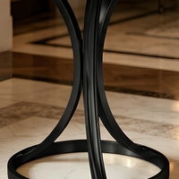 Table basse en marbre extrêmement sobre et esthétique, table ronde gigogne en verre, pieds dorés, mobilier d'intérieur pour salon