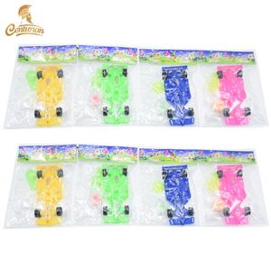 A buon mercato Mini auto giocattolo per bambini giocattolo di plastica fischietto cerchio a forma di pastiglie caramelle - Product Image 3