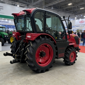 Tractor Agrícola Compacto de 70HP 4WD con Cabina Cerrada, Motor Especializado para Uso en Invernaderos, Alta Productividad, Equipado con Múltiples Herramientas - Product Image 4