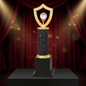 Trofeo de metal cristalino con diseño de escudo y base de mármol negro Modelo 699/A para premios deportivos y ceremonias de presentación de premios - Product Image 1