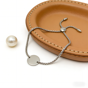 Pulsera <span class=keywords><strong>de</strong></span> Disco Redondo con Moneda, Chapada en Oro PVD <span class=keywords><strong>de</strong></span> 18K, Acero Inoxidable, Grabado Láser Personalizado con Inicial, Joyería Unisex al por Mayor - Product Image 3