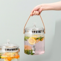 Carafe à eau froide en PET transparent de qualité alimentaire sans BPA, grande capacité, avec infuseur à fruits intégré et poignée, design moderne