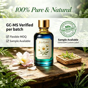 <span class=keywords><strong>Huile</strong></span> <span class=keywords><strong>Essentielle</strong></span> de <span class=keywords><strong>Camomille</strong></span> Allemande Bio Matricaria Recutita Pure pour Diffuseur Apaisant l'Humeur, Parfum d'Ambiance, Fourniture en Gros OEM ODM - Product Image 1