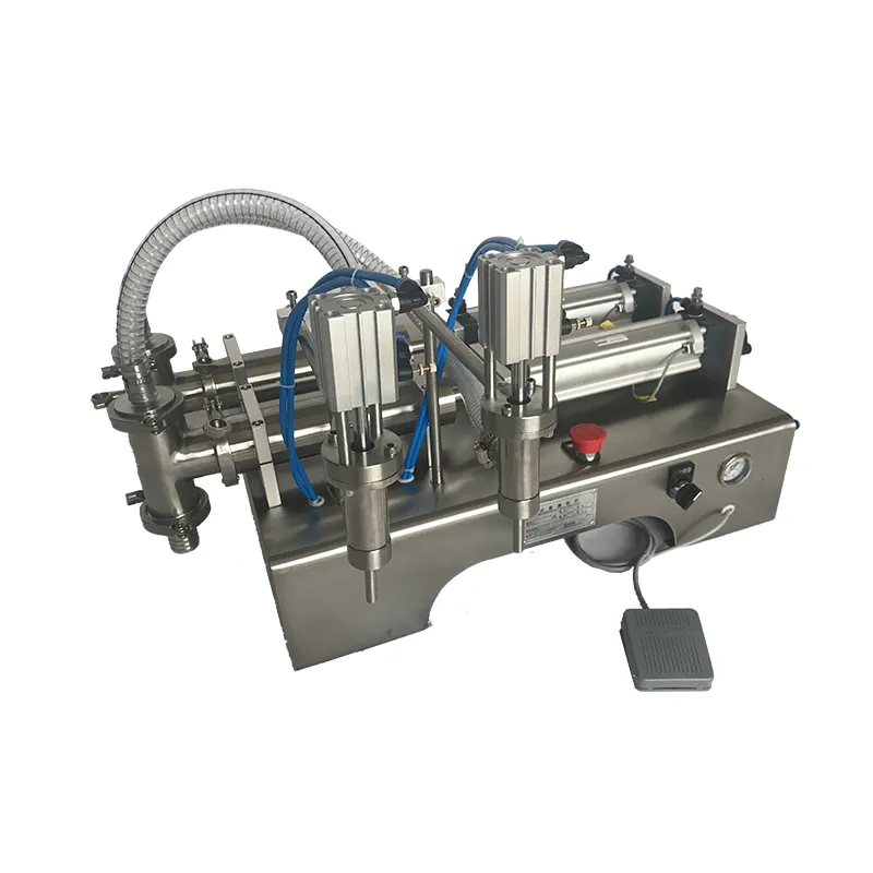 Horizontale doppelkopf-abfüllmaschine für flüssigkeiten edelstahl pedal mineralwasser und fruchtsaft