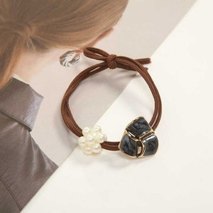 Vendita calda corda per capelli in velluto satinato e fasce elastiche semplici accessori moda per ragazze disponibili all'ingrosso - Product Image 1
