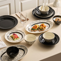 Assiette en porcelaine à motif de rose Vaisselle Conçue pour les hôtels Mariages Restaurants Passe au lave-vaisselle et au micro-ondes