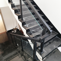 Edelstahl-PVC-Geländer für Wohnung Innen- und Außentreppen Minimalistisches Design 304er-Qualität mit Quadratpfosten Glasklammer