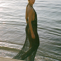 Robes de plage en crochet maxi longueur, dos ouvert, fentes latérales, décolleté plongeant, bretelles fines, doublure en maille douce et luxueuse