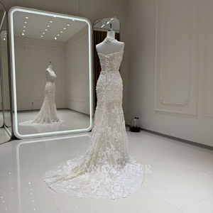 Robe de mariée de luxe blanche moderne Xx104 avec appliques florales en dentelle, traîne chapelle et collier ras-du-cou perlé - Product Image 6