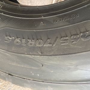 Pneu Radial Giti 265/70R19 5 GAU867 16PR Premium Tout Acier pour Camion et Bus, Sans Chambre à Air, Haute Performance, Résistant à l'Usure, Longue Durée de Vie, pour Trajets Longue Distance - Product Image 5