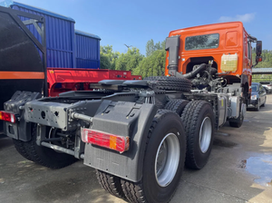 Cabezal de tractor HOWO Sinotruk, 380 Hp, motor principal 6x4, equipado con transmisión automática e iluminación LED - Product Image 2