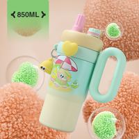 Gobelet isotherme 850 ml en acier inoxydable 316, double usage, avec poignée ergonomique, motif dessin animé, base silencieuse, logo personnalisé, vente en gros, cadeau haut de gamme