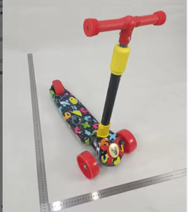 Monopattino a 3 Ruote per Bambini con Freno a Mano e Ruote Luminose per Bambini da 3 a 8 Anni - Product Image 4