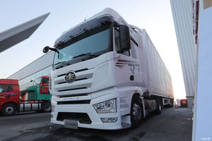 รถแทรคเตอร์ยี่ห้อ Faw Jiefang J7รถบรรทุกพ่วงหนัก<span class=keywords><strong>560</strong></span>แรงม้า4x2จากประเทศจีน - Product Image 3