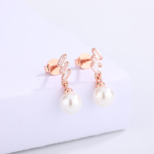 Élégantes boucles d'oreilles clous en cuivre étoilé avec perles et zircons, bijoux de luxe pour femme, cadeau de mariage ou de mariée - Product Image 2