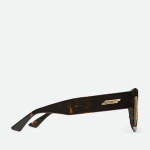 Bottega BV Retro Cat Eye Inspired Sunglasses Timeless Design Comfortable Wear for Daily Use Veneta - Product Image 4