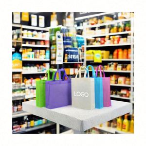 Sacs fourre-tout personnalisés de haute qualité avec logo imprimé, en non-tissé recyclé, imperméables, légers, réutilisables, pliables, de différentes tailles pour le shopping - Product Image 1