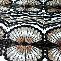Tissu de robe de mariée vintage en dentelle brodée de sequins motif fleur éventail, style européen