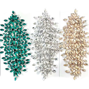 Nuovissimi <span class=keywords><strong>Accessori</strong></span> di Lusso: Applicazione in Cristallo 3D a Forma di Foglie per <span class=keywords><strong>Abiti</strong></span> <span class=keywords><strong>da</strong></span> <span class=keywords><strong>Sera</strong></span> - Product Image 4