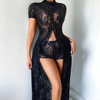 Set Lingerie Wanita dengan Gaun Berenda Transparan, Belahan Tinggi, dan Potongan Cutout serta Celana Dalam