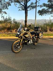BM1W F 850 GS Adventure - Motocicleta de Aventura Definitiva, Velocidad de 197 km/h, Conducción Cómoda - Product Image 3