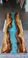 Table en noyer sur mesure à prix de gros, plateau en bois massif, table en résine époxy et ensemble de chaises