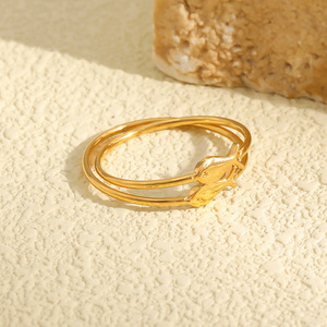 <span class=keywords><strong>Bague</strong></span> fine en forme de poisson, or 18 carats PVD, acier inoxydable, style minimaliste unique pour <span class=keywords><strong>femme</strong></span>, tendance chic au quotidien - Product Image 1