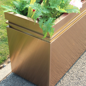 Macetero Cuadrado de Acero Inoxidable con Acabado Oro Rosa, Diseño Moderno y Duradero para Exhibición de Flores y Plantas en Interiores y Exteriores de Centros Comerciales - Product Image 3