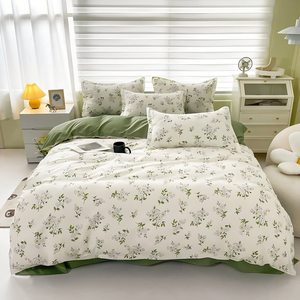Drap plat en microfibre brossée imprimé motif floral vert doux au toucher <span class=keywords><strong>housse</strong></span> <span class=keywords><strong>de</strong></span> <span class=keywords><strong>couette</strong></span> et taie d'oreiller ensemble <span class=keywords><strong>de</strong></span> literie pour la maison - Product Image 1