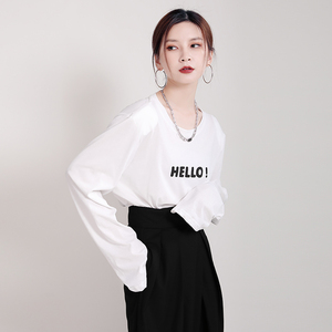 <span class=keywords><strong>Camiseta</strong></span> de algodón de manga larga con hombros descubiertos, <span class=keywords><strong>Camiseta</strong></span> con estampado de letras, corte Corte Irregular, Red, color rojo, 2215, 2021 - Product Image 2