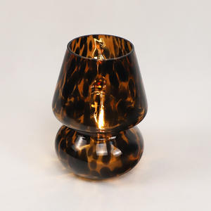 2025 Venta caliente leopardo regalo creativo luz de noche translúcida lámpara de noche vidrio rayas seta lámpara de mesa - Product Image 3