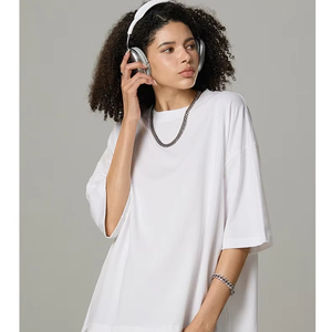 T-Shirt Lavorata a Maglia per Uomo, 100% Cotone, Oversize Vintage con Silhouette Architettonica, Taglio Moderno Contemporaneo, Eco-Friendly - Product Image 1