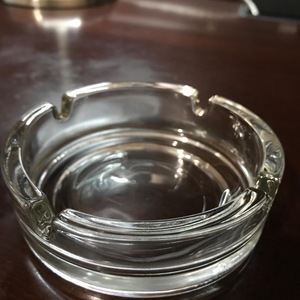 Petit <span class=keywords><strong>cendrier</strong></span> rond en verre transparent de style classique pour chambre d'hôtel à usage résidentiel - Product Image 5