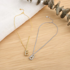 Collana con Ciondolo a Forma di Lettera B in Diamanti, Catena in Acciaio Inossidabile da 6mm - Product Image 2