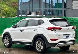 <span class=keywords><strong>Hyundai</strong></span> <span class=keywords><strong>Tucson</strong></span> 1.6T Classic SUV Usato, Guida a Sinistra, Sedili in Pelle, Telecamera Posteriore, Pneumatici R16, Cerchi in Alluminio - Product Image 3