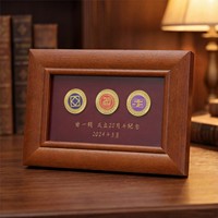 Cadre de présentation en bois massif sur mesure pour épingles émaillées, médailles et badges – Étui de collection pour récompenses d'entreprise et cadeaux commémoratifs