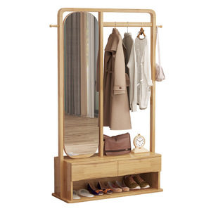 Perchero de Madera Maciza Yada con Estantes, Perchero Multiusos Independiente para Guardar Ropa en el Dormitorio - Product Image 4