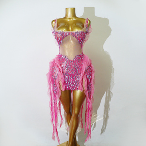 <span class=keywords><strong>Vestido</strong></span> de Malla con Volantes y Pedrería de Cristal <span class=keywords><strong>Rosa</strong></span> Fucsia para Espectáculos de Drag Queen, Actuaciones en Escenario, Festivales y Showgirls - Venta al por Mayor Profesional - Product Image 2