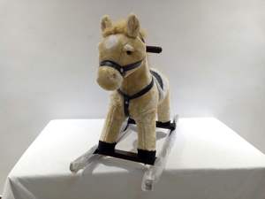 Superzacht Pluche Op Maat Gemaakt Kinder Speelgoed Hoge Kwaliteit Bruin Houten Dieren Schommelpaard voor Kinderen Gevuld met PP Katoen voor Verjaardagen - Product Image 6