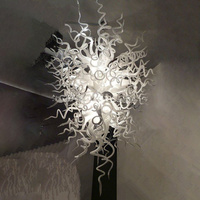 Lustre en verre soufflé de style Murano Dale Longree au design moderne, grande lampe suspendue décorative bleue pour escalier et couloir