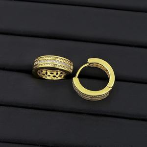 ต่างหูแฟชั่นชุบทอง 14K ประดับเพชรซิร์คอนแบบไมโครอินเลย์ ดีไซน์สวยหรูสำหรับผู้หญิง ต่างหูแบบห่วง ต่างหูหุ้มห่วง อะเรเตส เด มูเยร์ จอยเอเรีย - Product Image 6