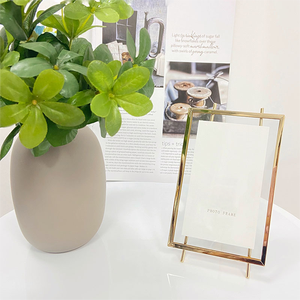 Vente en gros de chevalet <span class=keywords><strong>personnalisé</strong></span> pour <span class=keywords><strong>plusieurs</strong></span> tailles <span class=keywords><strong>cadre</strong></span> <span class=keywords><strong>photo</strong></span> pour décorer bureau rectangle métal fer <span class=keywords><strong>cadre</strong></span> <span class=keywords><strong>photo</strong></span> pour <span class=keywords><strong>photo</strong></span> - Product Image 4