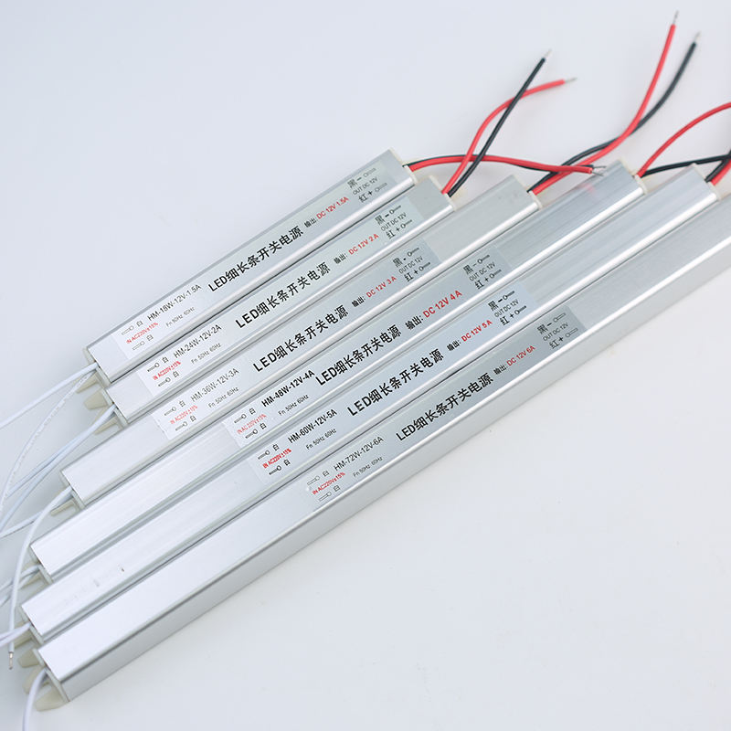 สีขาวเงิน