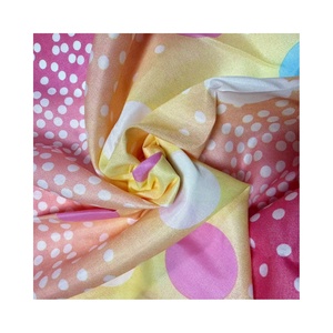 Nhà Máy Bán Hàng Trực Tiếp <span class=keywords><strong>100</strong></span>% <span class=keywords><strong>Polyester</strong></span> Sợi Nhỏ Vải Dệt May Nhà <span class=keywords><strong>Polyester</strong></span> Tấm Ga Trải Giường Vải Sợi Nhỏ Cho Bedsheet - Product Image 1