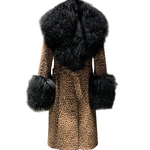 <span class=keywords><strong>Trench</strong></span> da Donna di Alta Qualità in Vera Pelliccia di Agnello Cappotto da Donna con Stampa Leopardata in Pelliccia Mongola - Product Image 5