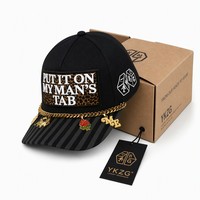 Gorra de Béisbol con Bordado 3D de Logotipo Personalizado, Gorra Snapback Rosa a Rayas con Dijes de Cadena Dorada, Parche con Estampado de Leopardo, Gorras de Lujo OEM