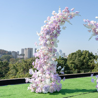 Arco de Boda Romántico en Forma de Cuerno Morado con Soporte Floral Completo, Fondo para Ceremonias en Jardines al Aire Libre